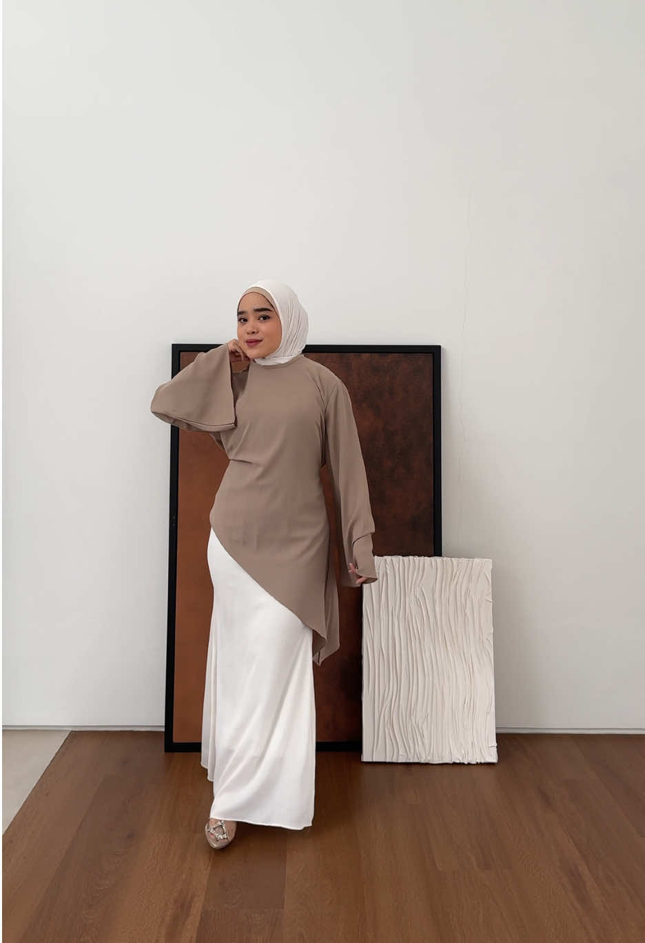 Cantik sekali, nambahin timeless collection🤎 #ramadanekstraseru #byneeth #lebaranekstrasale #hijabootd #TikTokFashion 