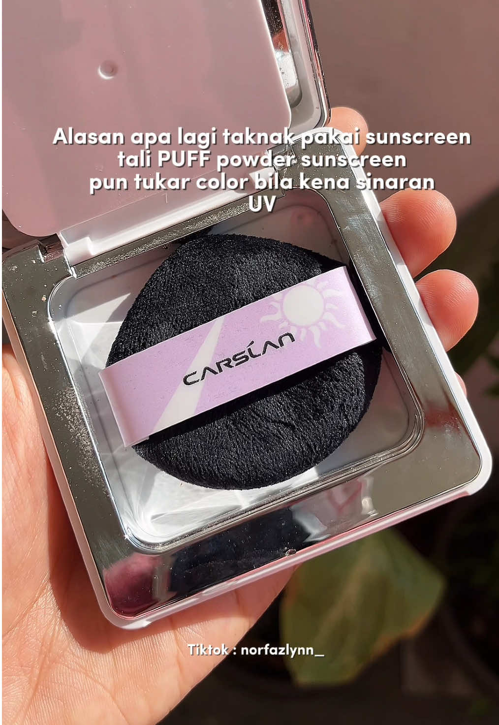 Nak senang reapply pakai sunscreen guna je yg ni serious best tau @Carslanmy  #CARSLAN #carslanmy #carslanpowder #sunscreenpowder #sunscreen #pressedpowder #waterproof #oilcontrol #makeup #basemakeup #makeuphacks #uvprotection 