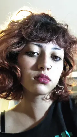 só queria mostrar meu pierci no umbigo #lesbian 