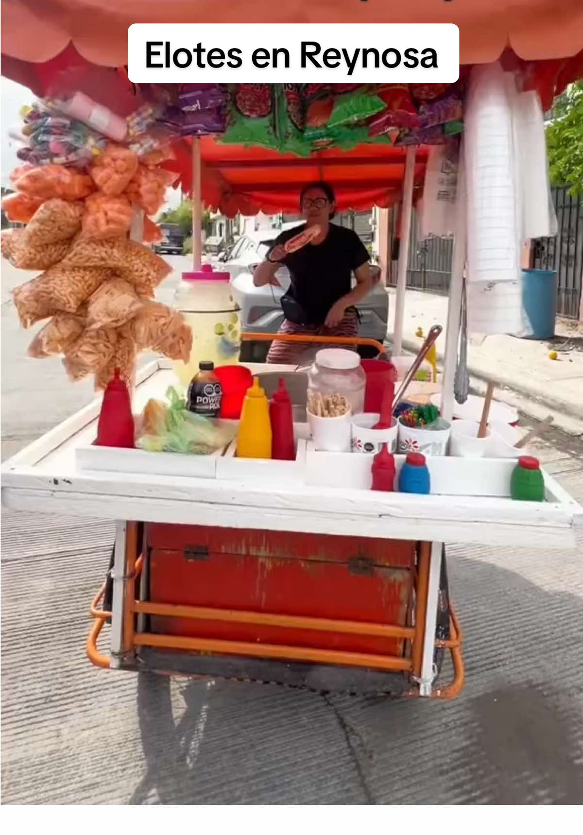 Estos elotes en Reynosa #elotes #elote #elotespreparados #eloteenvaso #eloteconchile #eloteconchileylimon 