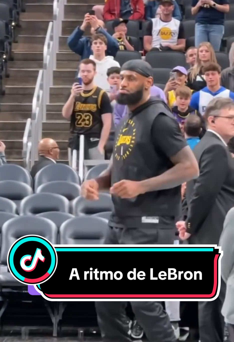 ¡A rimto de LeBron!  . . #NBA #TikTokDeportes #lebronjames #lakers #trend #dance 