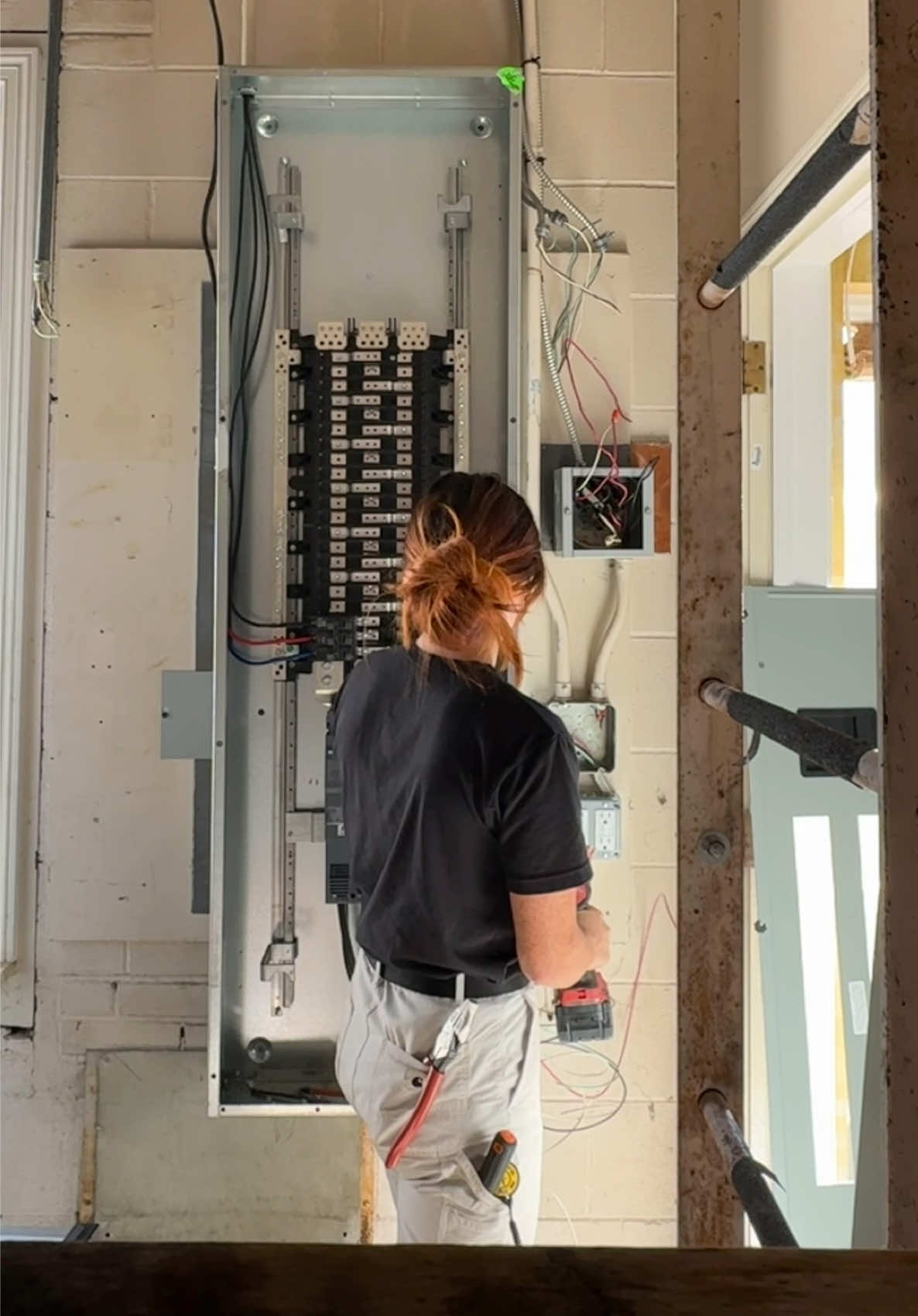 Starting to tie in this commercial panel after installing the service 🤭⚡️ #electrician #lextheelectrician