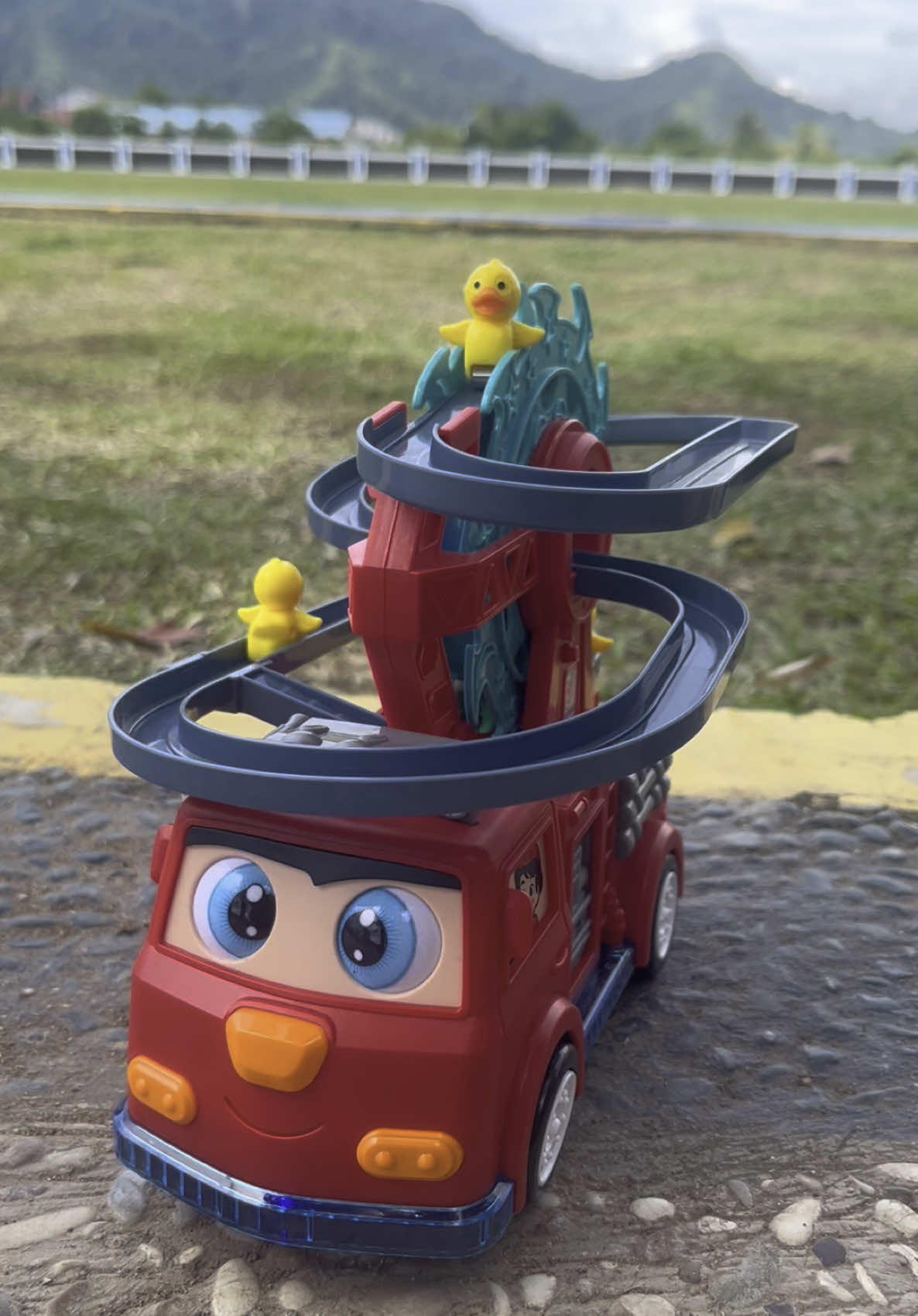Mobil mobilan buat anak anak truk jumbo #basuri #trukbasuri #mainanviral #mainanunik #mobilmainananak 