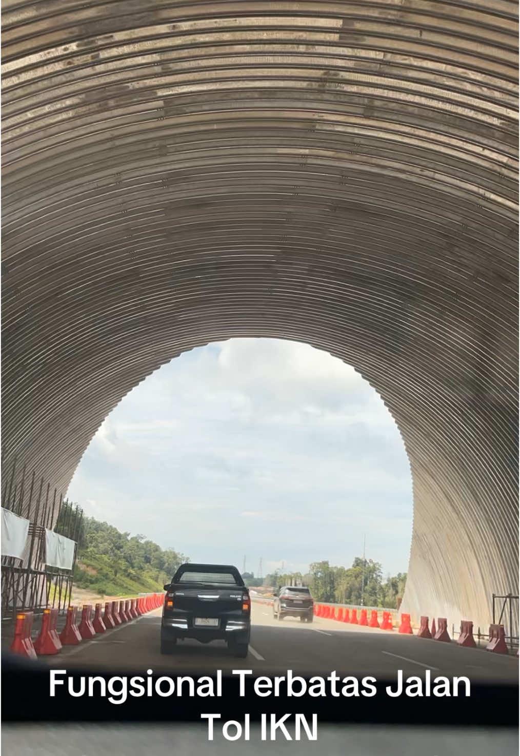 Jalan Tol IKN sekarang dapat digunakan sebagai alternatif Jalur Lebaran 1 Arah dari Balikpapan - Penajam Paser Utara (24 - 31 Maret 2025) dan arah sebaliknya (1 - 7 April 2025) mulai jam 06.00 - 18.00 WITA. Kapan lagi bisa lewat & lihat Jembatan Satwa, Jembatan Dirgahayu & Jembatan Pulau Balang? #Tol #IKN #Balang #Balikpapan #PPU 
