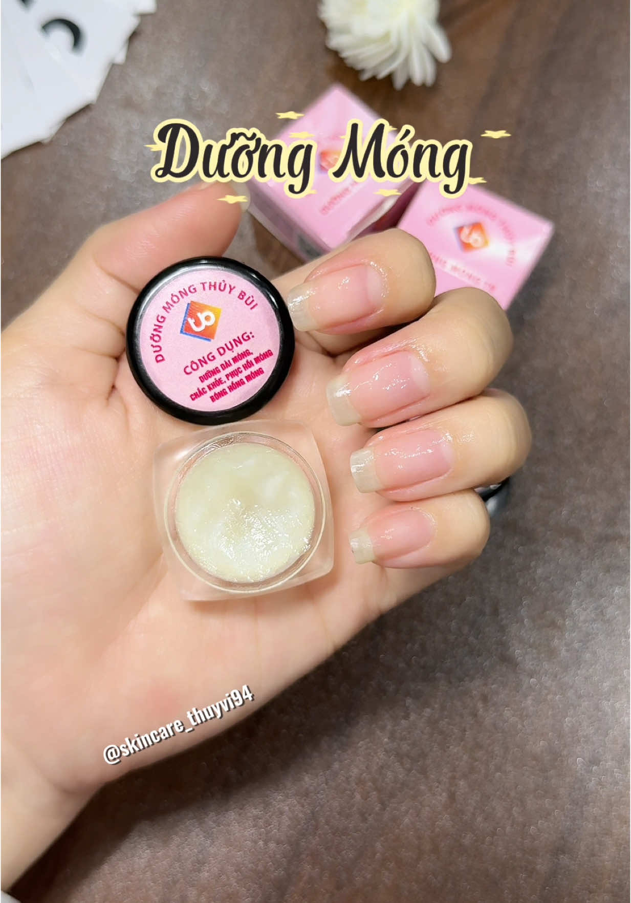 Trả lời @embecuaaii234 Ngày dùng 2-3 lần vẫn được nè em. Sau khi làm sạch móng bôi lên móng hoặc sau khi làm nail bôi lên để dưỡng móng nè #duongmongthuybui #duongmong #duongmongtay #skincare_thuyvi94 