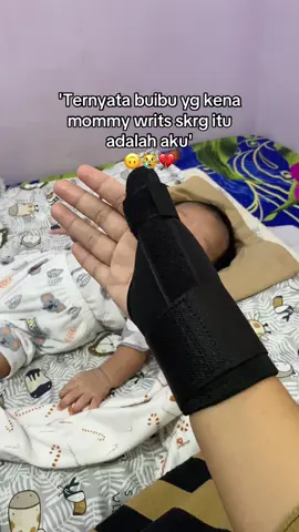 Dikira nyeri biasa ternyata ehhh🥹 #fypシ゚viral #foryou #mommywrist 
