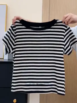 📷 Kaos Lengan Pendek Retro Stripe 💞✨😍 #kaos #wanita #tshirt #atasan #kaoswanita #koreanstyle #pakaianwanita #outfit #outfitideas #croptop #tiktokshop #FashionHits #fyp #fypage
