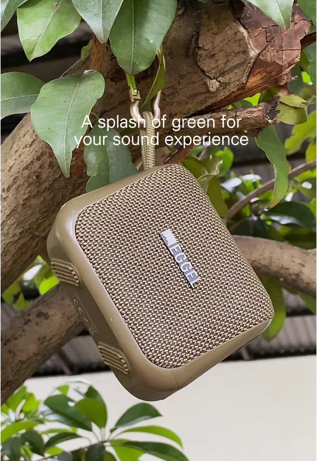 The latest compact speaker that’s as vibrant as your adventures. Its pocket-friendly design lets you clip it anywhere, from your bag to your belt loop, so your soundtrack is always within reach. Ready to take on the world? Eggel Fit Green is, too. 🌟