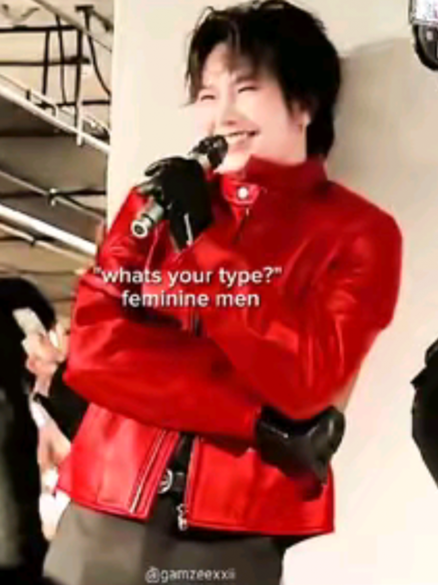 feminine but manly🫠🫦❤️‍🔥🥵 #BuildJakapan #Beyourluve #buildurluve #buildjakapanputthaedit #buildjakapanputtha 