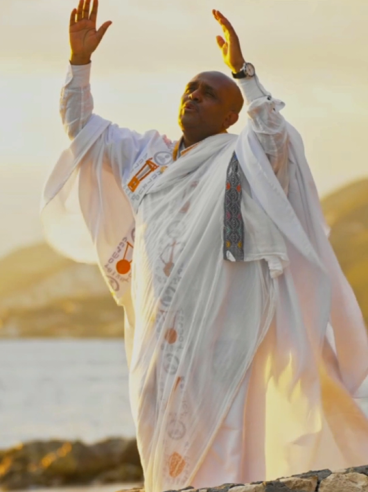 ሰኞ ምሽት ይጠብቁን#ethiopian_tik_tok #fyp #duet 