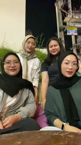 Yang belakang terpaksa ☺️😂