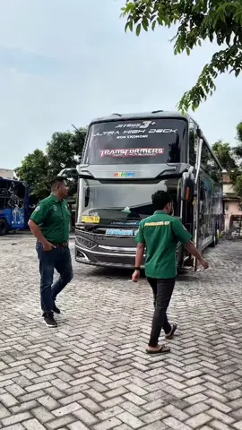 di saat yang lain sibuk untuk pulang ke kampung halaman disini kita masih berjuang demi sebuah harapan
