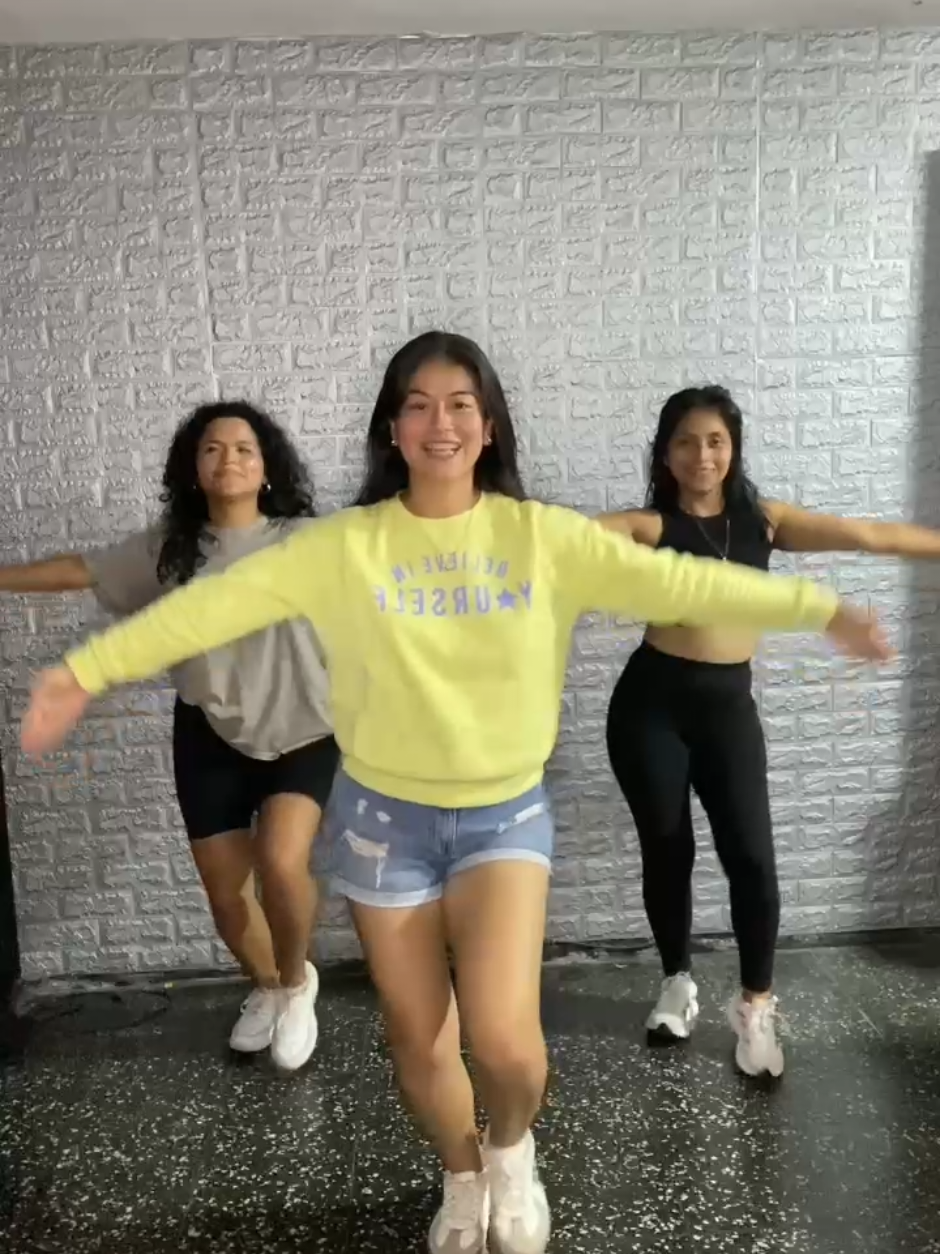 Como una boa🐍  #selva #fyp #trend #baile #corazonserrano #comounaboa #amigas 