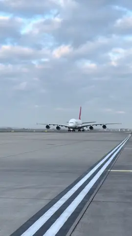 Qantas Airbus A380 Takeoff from Heathrow Airport #qantas #qantasairways #airbus #a380 #heathrowairport #aviationlovers #planespotting #shorts #fyp #qantasairways 