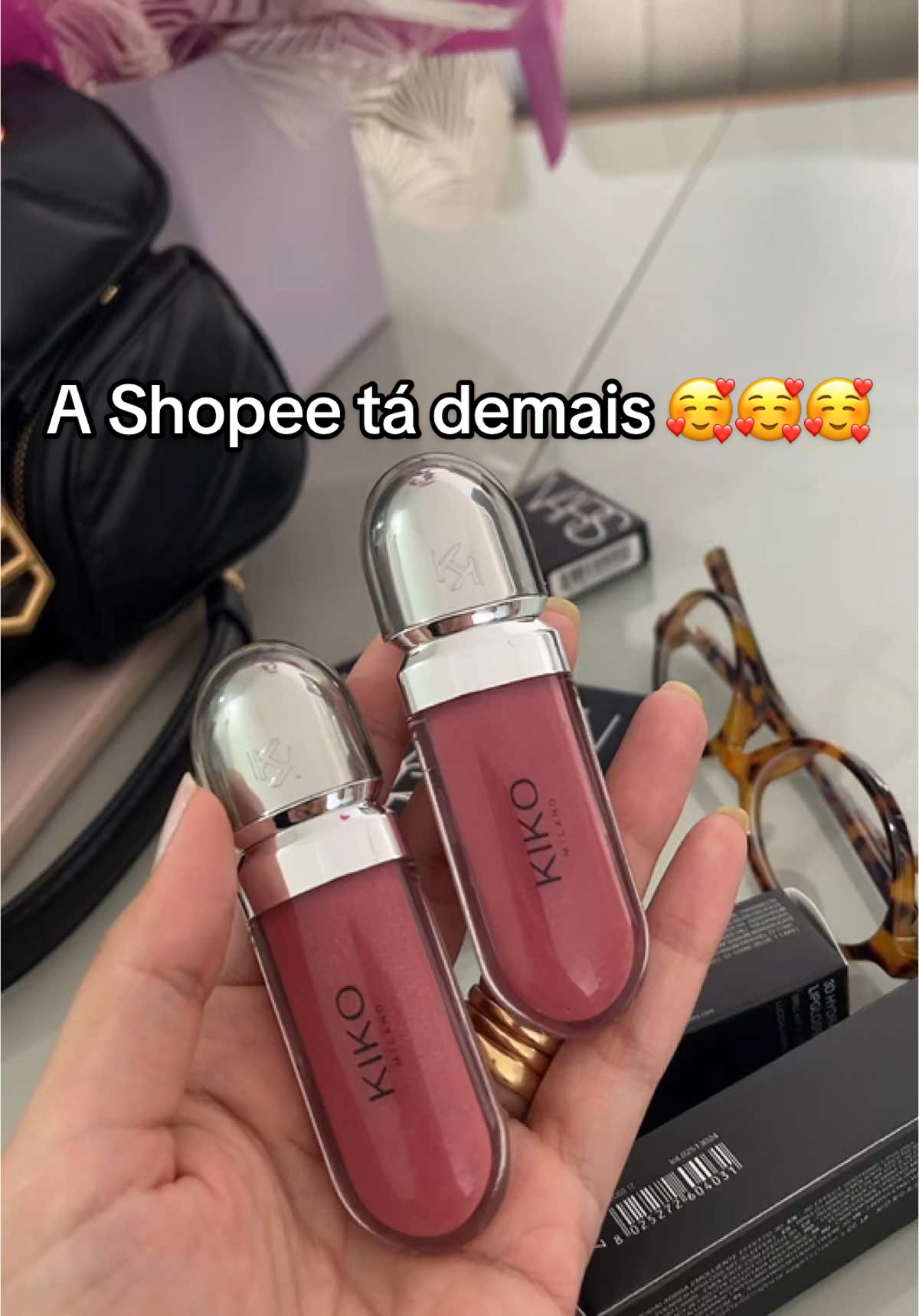 As vezes eu fico me perguntando como eles fazem!!! Olha esses produtos 🥰🥰🥰#achadinhosshopee #achados #maquiagem #gloss #kiko 