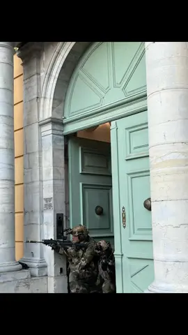 Incroyable ! #callofduty c’est un entraînement urbain, (prise d’otage) 