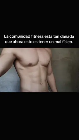 la comunidad fitness esta tan dañada...  estoy triste por las últimas críticas que me han hecho últimamente,  llamándome 