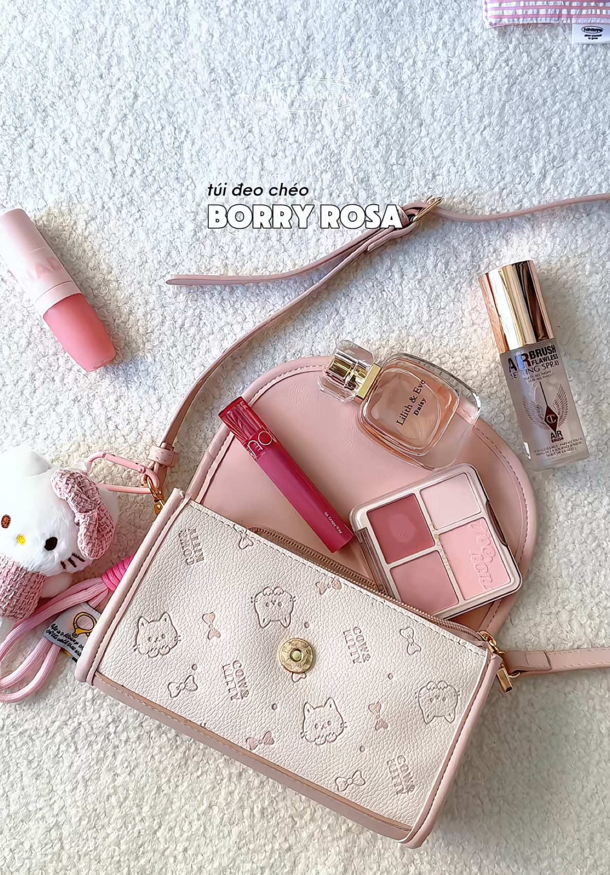 Mang ẻm ra đường ai cũm hỏi luôn ớ, mà zá hạt dẻ vô cùng #unboxwithvie #xuhuong #xuhuongtiktok #viral #xh #unbox #tuixach #tuixachnu #tuixachquangchau #tuideocheo #tuideocheonu #tuihellokitty #hellokitty #tuixachdep #tuixachdep #túixách #túi_xách_đẹp #túiđeochéo 