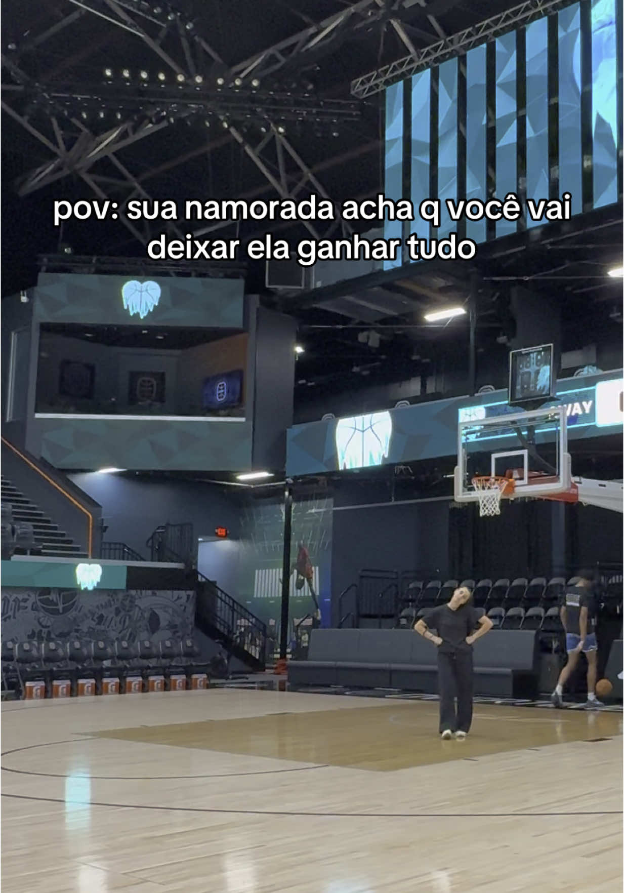 As vezes eu deixo 🤷🏾‍♂️👀 @vittoriaalionelloo #basquetebrasil #foryoupage #virał #fyp #ote #🇧🇷 #basketball 