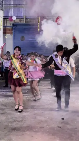 MUY PRONTO!! Celebramos nuestro gran aniversario de la 🩶 comparsa Juventud 17 De septiembre 🩷 estan todos cordialmente invitados a celebrar la 17 Fest!! 🥳 EN UNAS HORAS LANZAREMOS EL FLAYER CON NUESTRA CARTELERA DE GRUPOS,COMPARSAS INVITADAS,MORENADAS,TINKUS,BLOQUE DE CHUTAS Y MAS… #comparsa #bolivia🇧🇴 #huayño #carnavales #paratii 