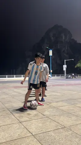 Mỗi người một trick Freestyle Football ⚽️ #tt #foryou #freestyle #football #freestylefootball #iamafreestyler #wffa #allyouneedisaball #bongda #fyp #xuhuong #vietnam 