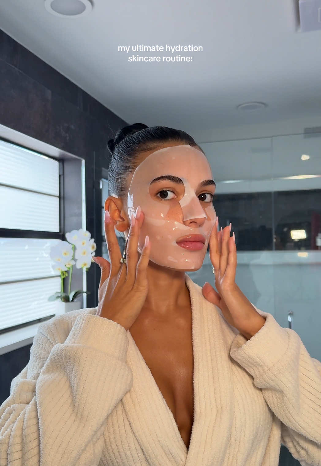 me immediately when my skin starts feeling dry 🫧 products:  vitatinol serum mask @Summer Fridays jet lag eye patches @laneige_us cream skin toner @SkinCeuticals p-tiox  @Youth To The People superfood skin drip serum  @Tatcha dewy skin cream 