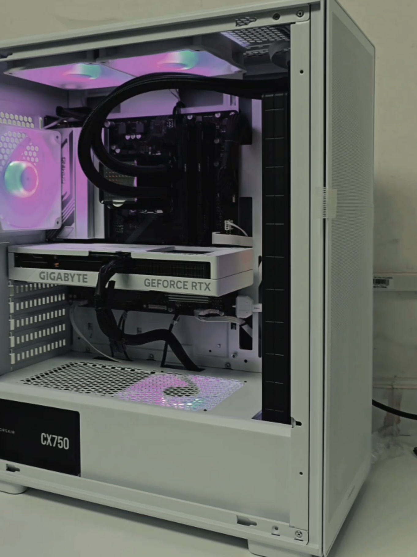 Cotiza tu próxima pc de alto rendimiento al mejor precio  Escríbenos para un asesoramiento personalizado.  #cemcogaming #pc #pcgaming #pcgamer #amd #amdryzen #ryzen #pcecuador #gamerquito #gamerEcuador