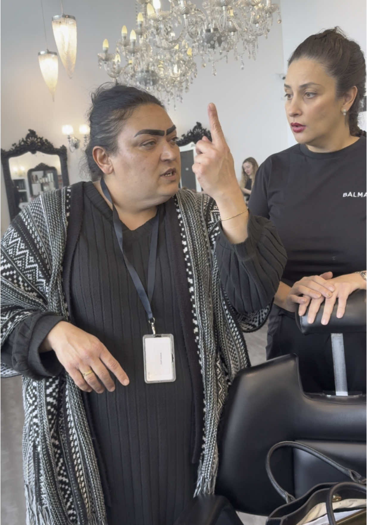 #pourtoii #viral_video #humour #microblading #prankvideo #drole_videos 