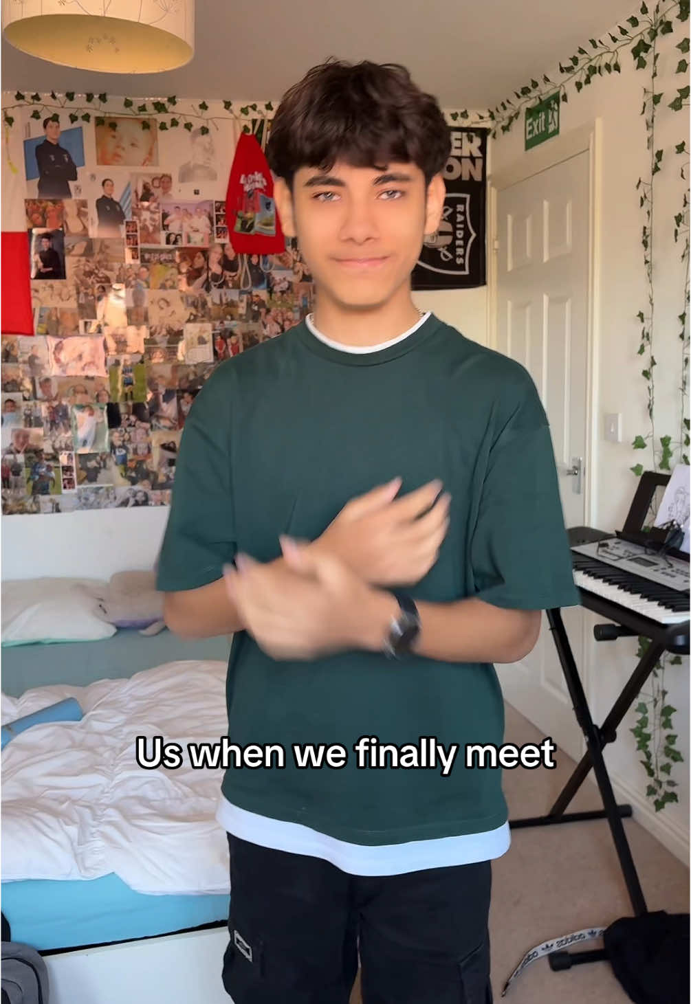 @Ale_jr47 we been waiting ages for this moment 😂 #relatable #fyp #longdistance #viral #finallymeet #funny #relatablecontent #dance #dancing 