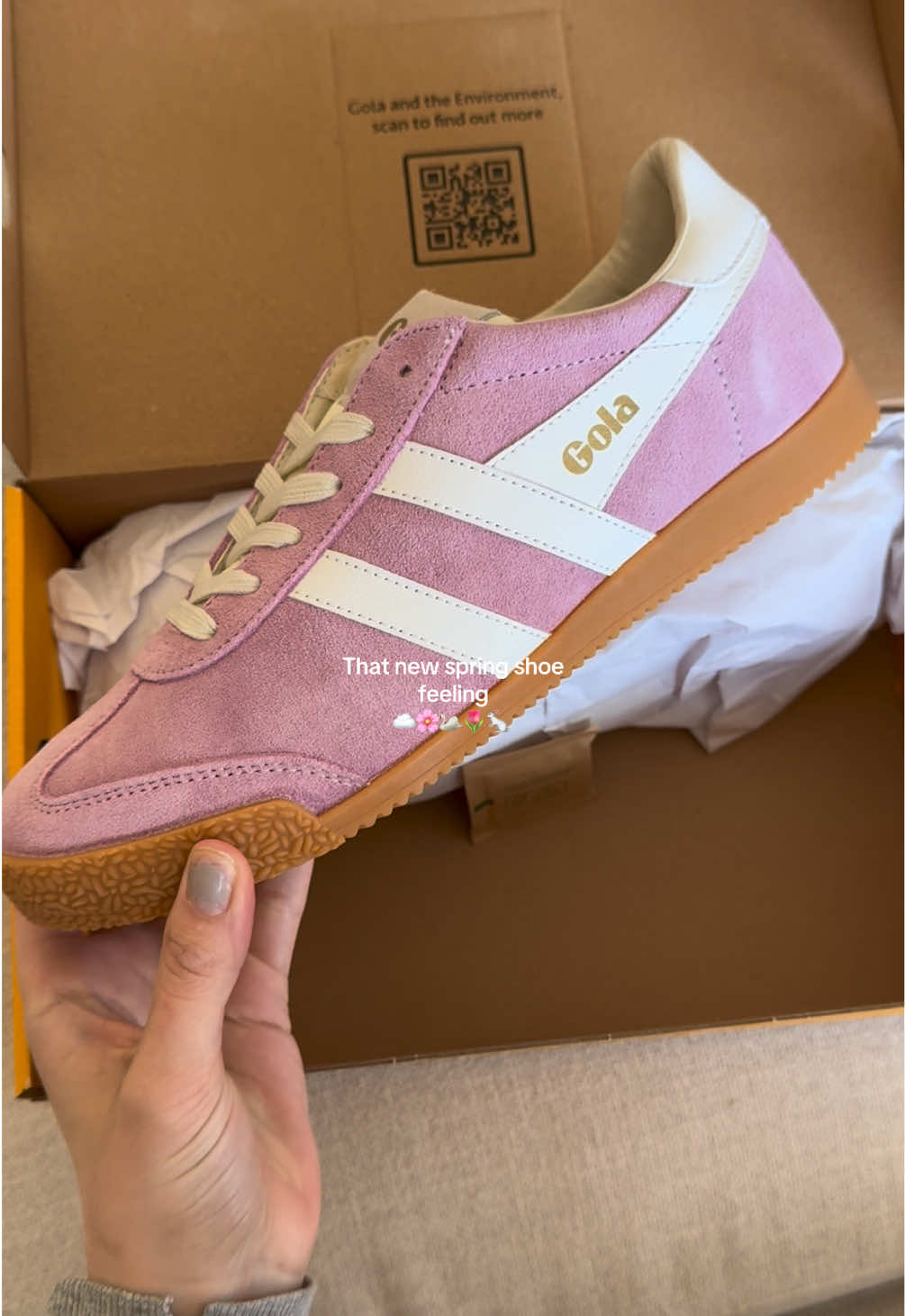 New outfits loading…  colorful sneakers >>> @Anthropologie  #OOTD #sneakers #gola #spring #Summer #outfit #pink  #golasneakers 
