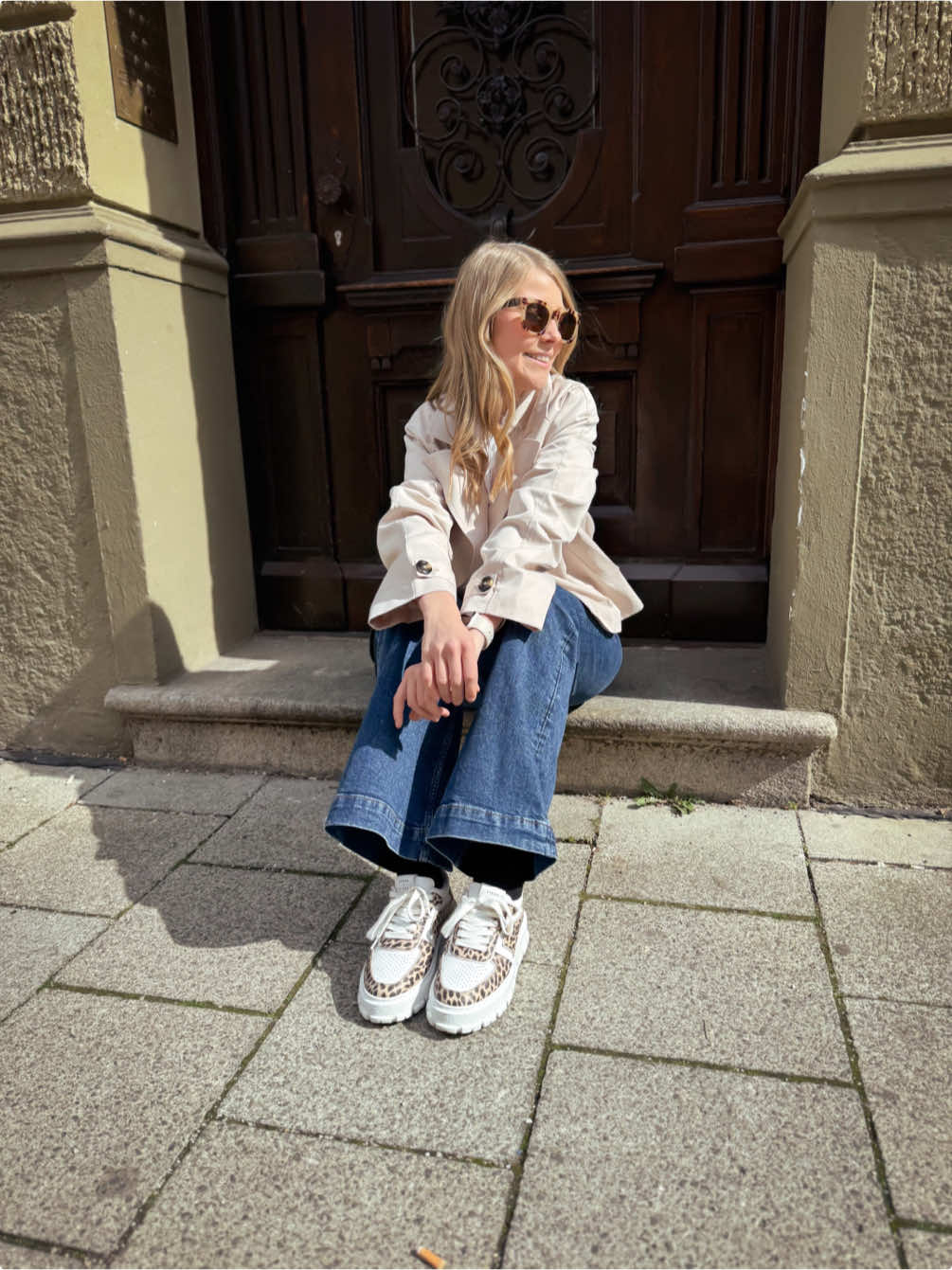 Trendteile shoppen ist das eine – aber sie direkt zu perfekten Outfits kombinieren? Genau das machen wir für euch! ✨ Beim Ordertermin in München haben wir die schönsten Styles für die kommende Saison ausgewählt – alltagstauglich, getestet an uns selbst und nicht nur für Models. #mensfashion #mensfashion #outfitinspo #alltagslook #stripes #frühlingsoutfit #outfits 