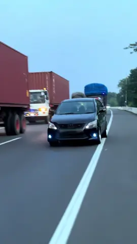 ga di kasih jalan pisan sama lane hogger wkwk #fyp 