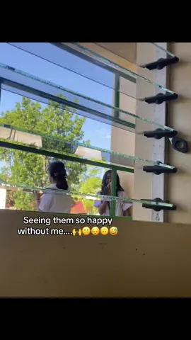 #trio #life #leftout #contentonly #hurt #relateable #friends #trending #xybaca #foryoupage #fyp #sad #school #epwaypi #views #relate 