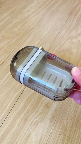Transparent soap travel case with Lid, Sealed For Draining.✨ #TravelToothbrush #mouthwashcup #PortableSoapBox #BusinessTrips #fyp #TravelSoapBox #foryou 