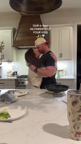 We split the task of bedtime routine by cleanup & helping w/ showers and baths✨🫶🏼 my @Pandora Christian lullaby station is 🔗 in my bio add it to your nighttime routine too🥹✨#bedtimeroutine #eveningroutine #pandoraradio #momoffour #motherhood 