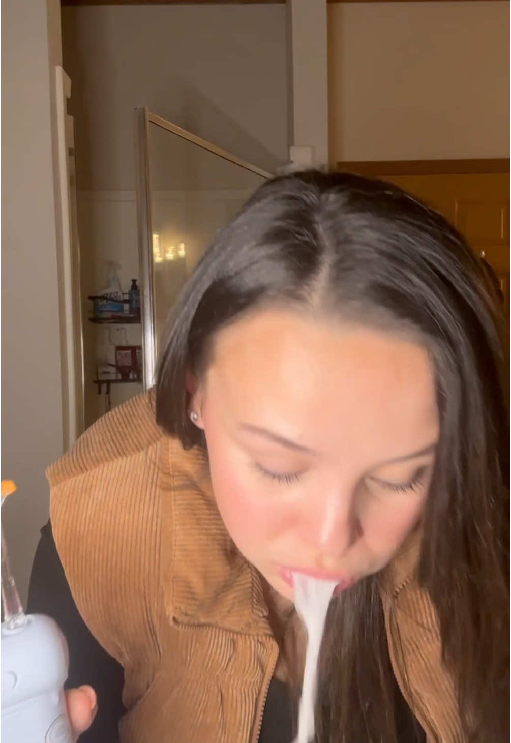 My husband and I are both absolutely obsessed with both our USMILE water flosser and toothbrushes😍 they’re both easy to travel with, and are such good quality👏🏼 @usmile.official    Both are linked in this video🛒 • • • #waterflosser #usmile #oralhealth #dentalcare #hansolum #lifewithhan #fyp #trending