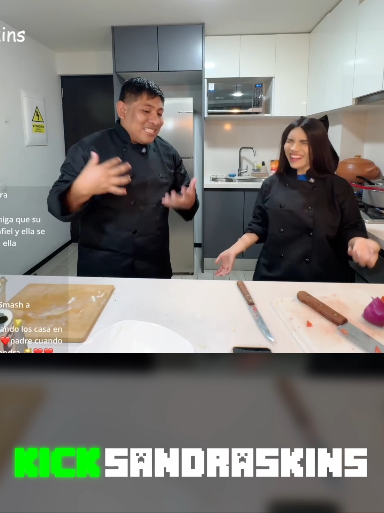 Sandraskins y El Padre Domingo clip 😂​@sandraskins@elpadredomingooficial#armys #sandraskinsclips #sandraskins_fans #sandraskins #perú🇵🇪 #kick #streamer #smashdota #elpadredomingo #Cosplay #paratii