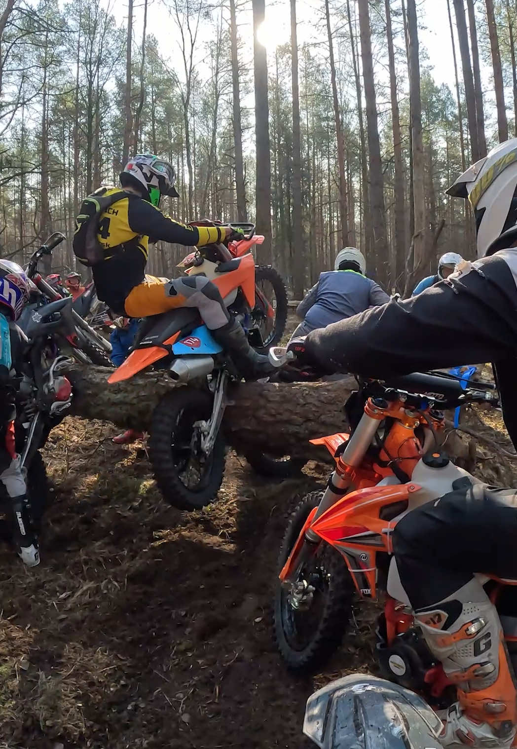 Это любят все эндуристы) Баобабы на гонке) #эндуро #enduro 