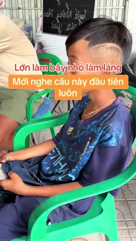 😂😂😂 thằng nhỏ bức xúc,sáng đi hớt tóc luôn,mấy chú ơi bốc thăm oy,llac shop nhận gà nha(nếu trúng)