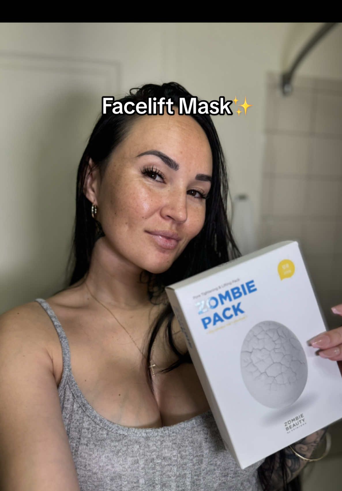 Giving myself a little ‘lift’—because self-care is the best care! ✨ #facemask #SelfCare #beautyhacks #beautyinfullbloom 
