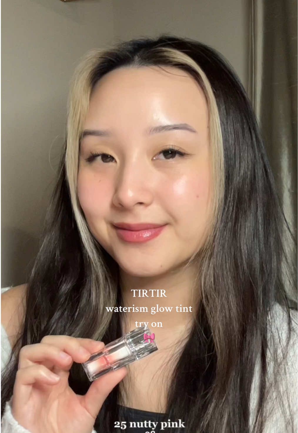 let’s swatch the TIRTIR waterism tinted lip glosses together! I have a more in depth review posted a little while back, but honestly I do really enjoy the pigment and shine of these tinted glosses! they also seem to apply brighter & then adjust to your tone which I really enjoy! | thank you @TIRTIR Inc. ♡ #tirtir #liptint #glossylips #kbeautymakeup #lipgloss #swatches #lipsticktryon 