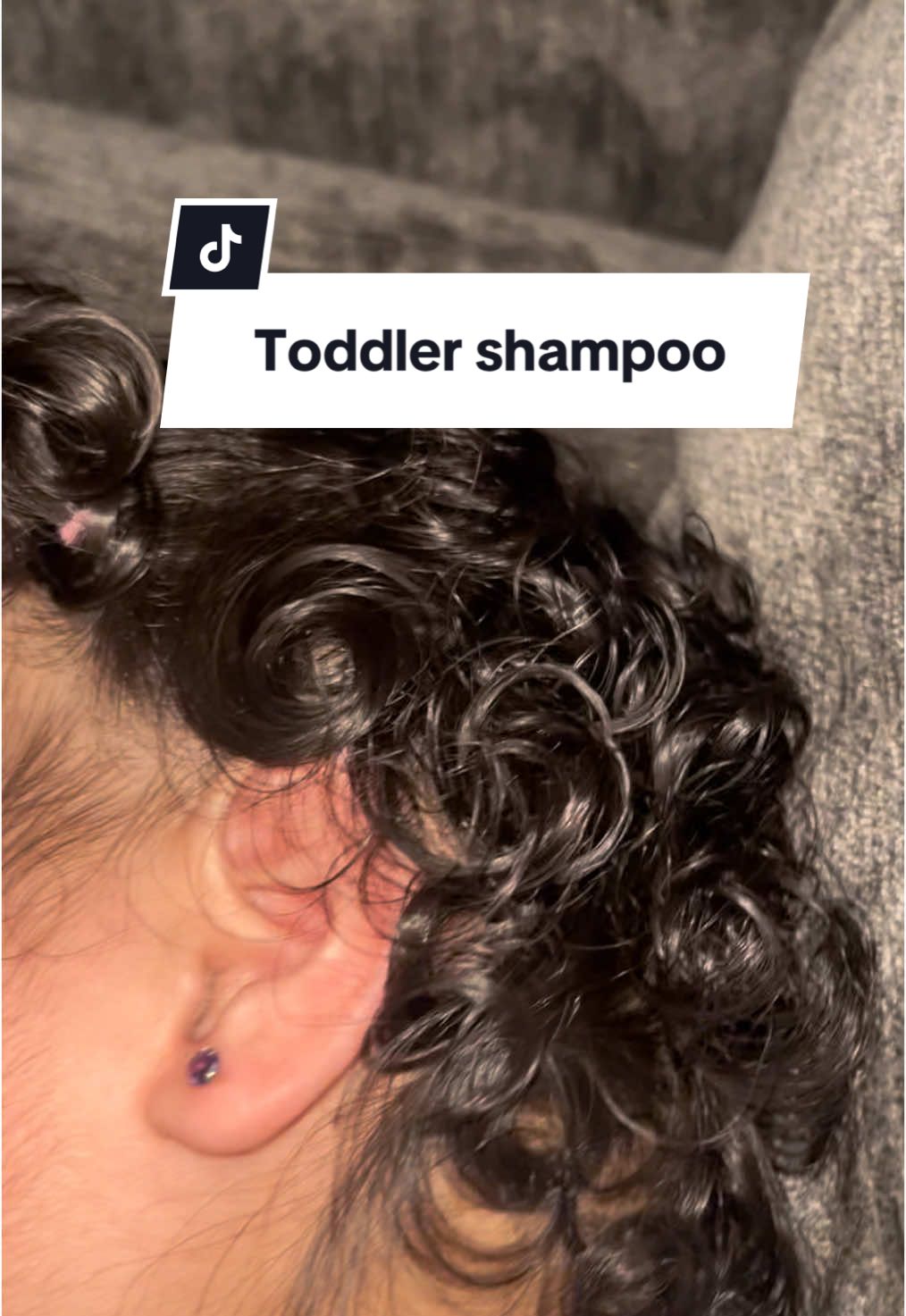 Got a new shampoo/conditioner in the mail to try out for my toddler and loved how it left her little curls  #curls #babycurls #everedenshampoo #toddler #babyshampoo #bathtime #nightroutine 