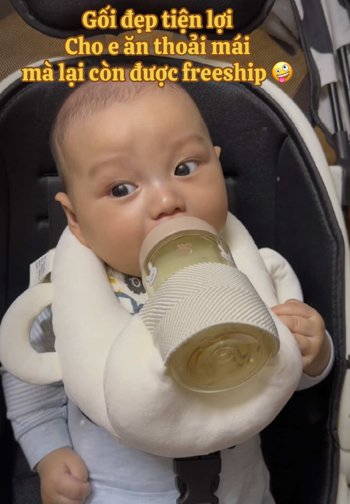 Sự lựa chọn đúng đắn nhất của e 🥰 nhanh tay săn lẹ e gối giữ bình này nhé ba mẹ, cho bé ăn thoải mái mà mẹ vẫn tranh thủ làm được nhìu việc ❤️ #combophasua #shopmebenny #giadobinhsua 