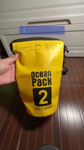 Dry bag na para sa iyo #CapCut #drybag #beach #Summer #essentials #pouch #swimming #summeroutfit #beachootd 