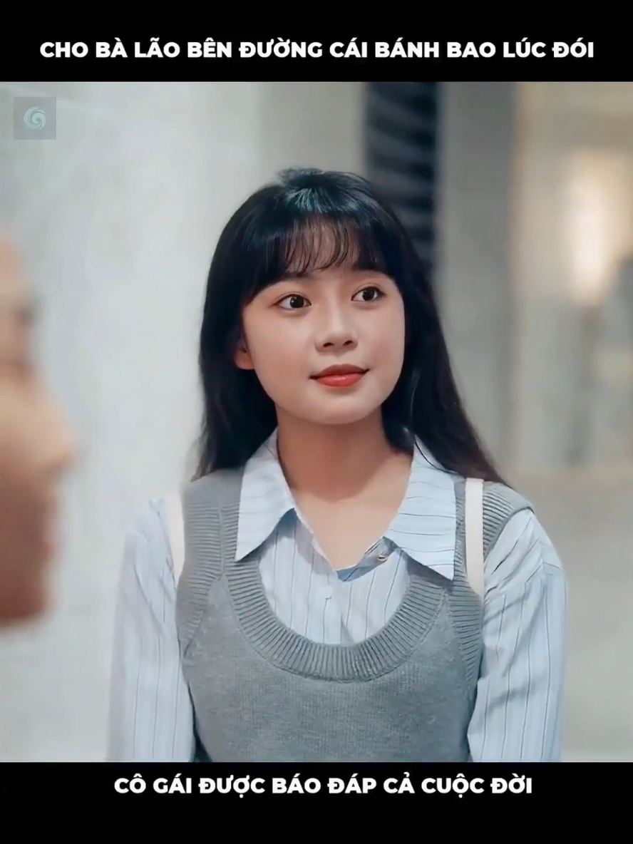 Cho bà lão qua đường chiếc bánh bao, thứ cô gái được nhận lại là #phimhay #xuhuong #reviewphim 