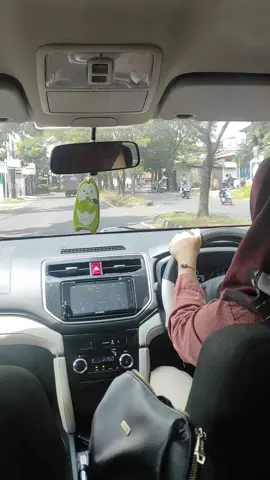 ra minggir tabrak 😂 #fyp  #driver #drivermuda #supircantik #jalurselatan 