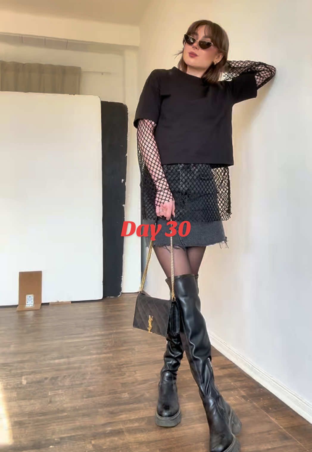 Day 30! | Happy Friday! ✨ how do you feel about net shirts??? #sthlm #scandinavianstyle #ellensoutfit #outfitinspo #outfit #vegan #scandinaviangirl #stockholmstyle #sthlmstil #vintagefashion #vintage #fitcheck #fitchecks #workoutfit 