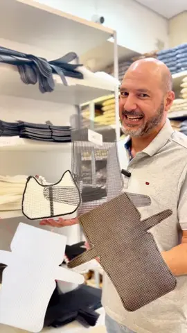 🚨 Chegou a nova cor de tela para bolsas e já tá dando o que falar! Se tem uma coisa que artesã ama, é material novo pra criar, né? E essa nova cor de tela veio pra ARRASAR! 💥 A repercussão tá gigante, e não é à toa: ela é resistente, fácil de trabalhar e torna o processo muito fácil! Quem aí já garantiu a sua? Conta pra gente qual cor você quer ver na próxima! 👇💬 #LadeiraArmarinhos #NovidadeNoAteliê #TelasParaBolsas #ArtesanatoCriativo #BolsaFeitaAMão #MateriaisParaArtesanato #MãoNaMassa #FeitoComAmor #CriatividadeSemLimites