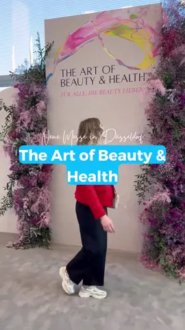 *💄✨ Willkommen in der City of Beauty! Wir waren auf der The Art of Beauty & Health – und wow, so eine wunderschöne Messe haben wir noch nie gesehen! 😍 📅 28. & 29. März 2025 | Messe Düsseldorf Inspiration, Innovation & Wellbeing – für alle, die Beauty lieben! ✨ Du hast noch nichts vor? Morgen kannst du noch vorbeischauen – und zum Ticket gibt’s eine prall gefüllte Goodie Bag im Wert von 360 Euro! 🛍️ [Werbung] #CityOfBeauty #BeautyLover #ArtOfBeautyAndHealth #Düsseldorf #EventVibes #GoodieBagGoal #duesseldorftonight #beauty 