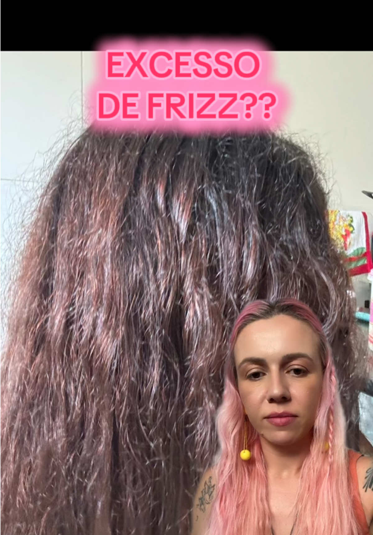 Excesso de frizz pode ser um sinal de efeito rebote! #comocuidardocabelo #frizz #hair 